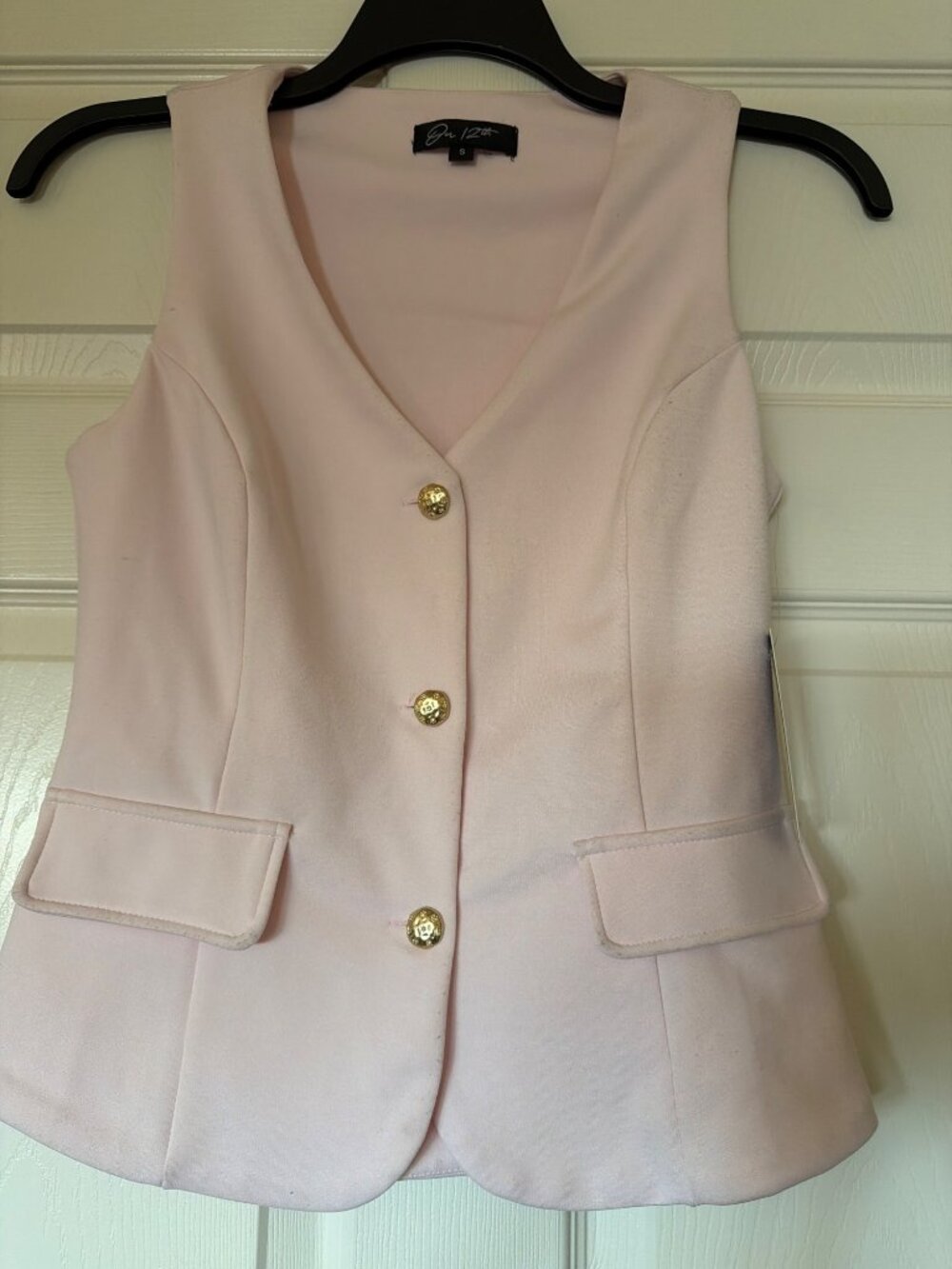 On 12th Womens Pink Sleeveless Button-Up Vest With Gold Accents Size S